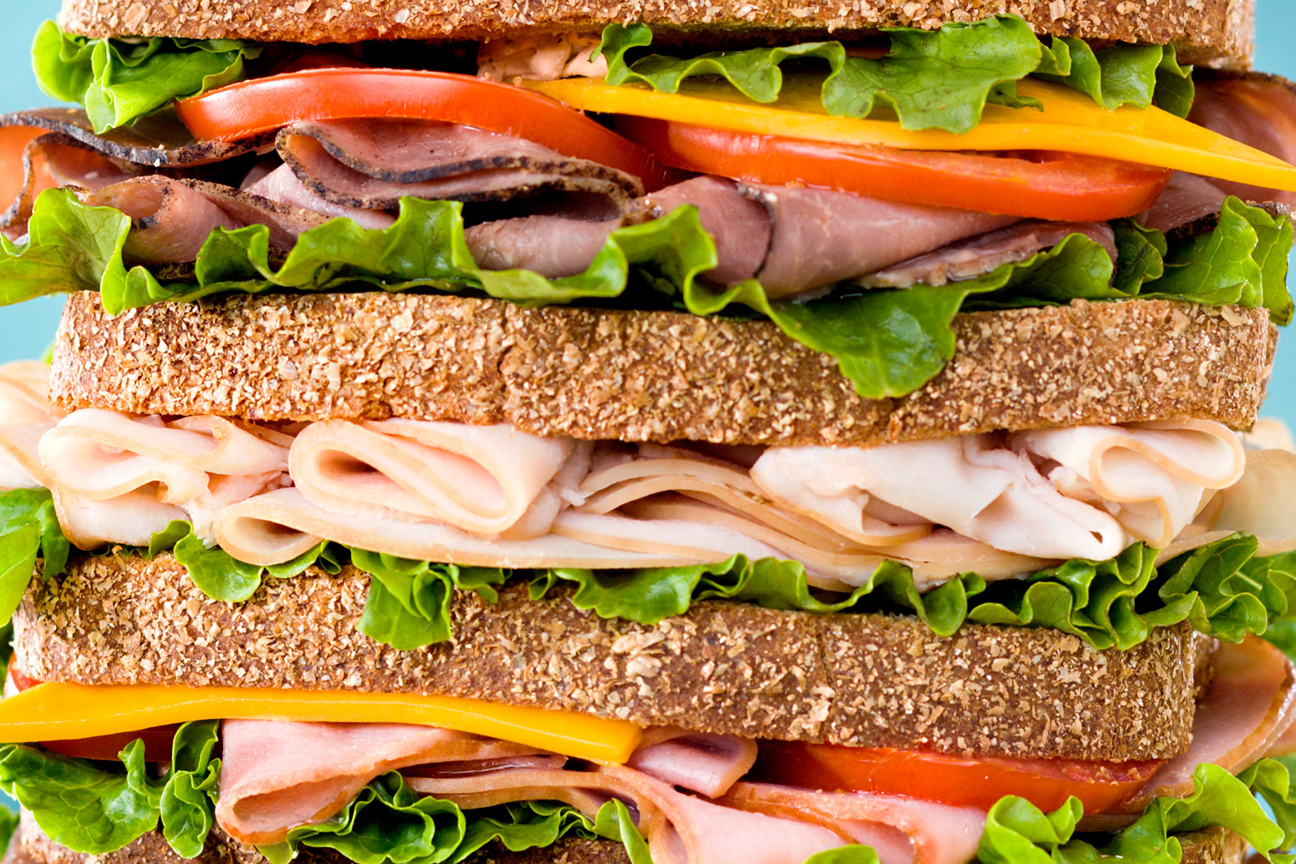 Любимый сэндвич. Сэндвич. Многослойный сэндвич. Огромный сэндвич. Длинный бутерброд.