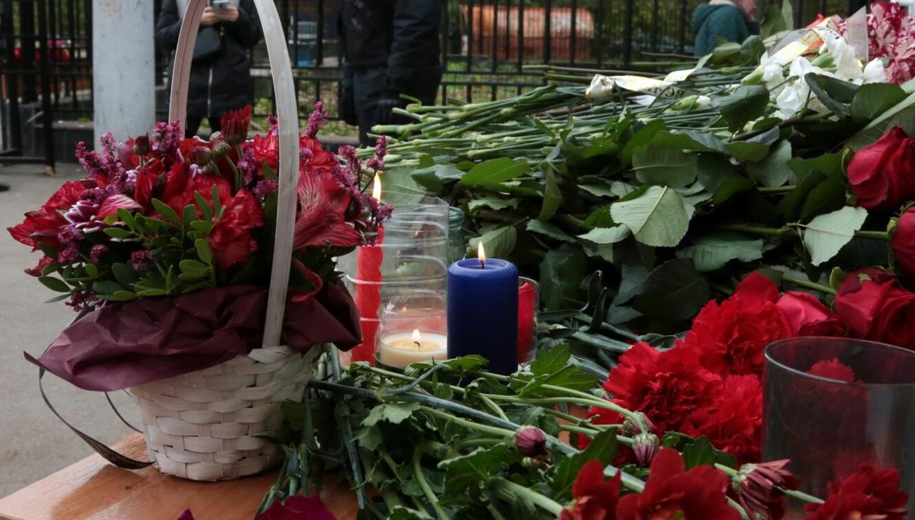 Семьям погибшим на украине выплатят. Соболезнования погибшим. Открытки семьям погибших военнослужащих.