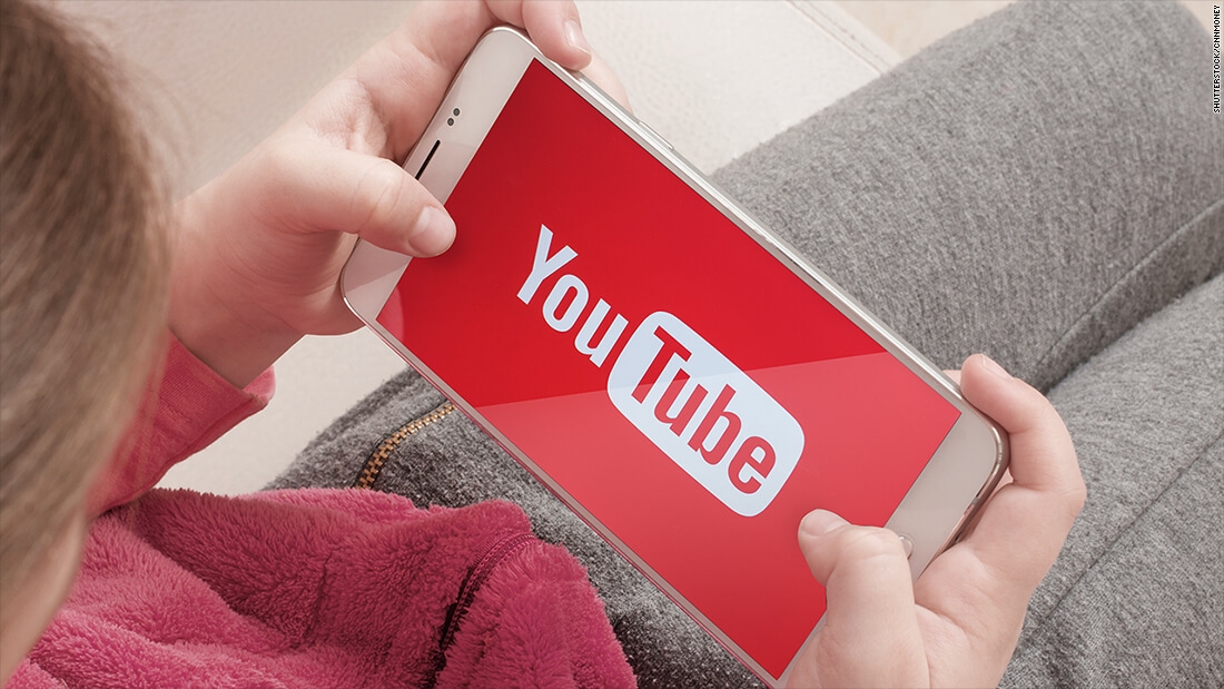 Фейки и сомнительные «челленджи»: эксперты считают, что Youtube небезопасен для детей