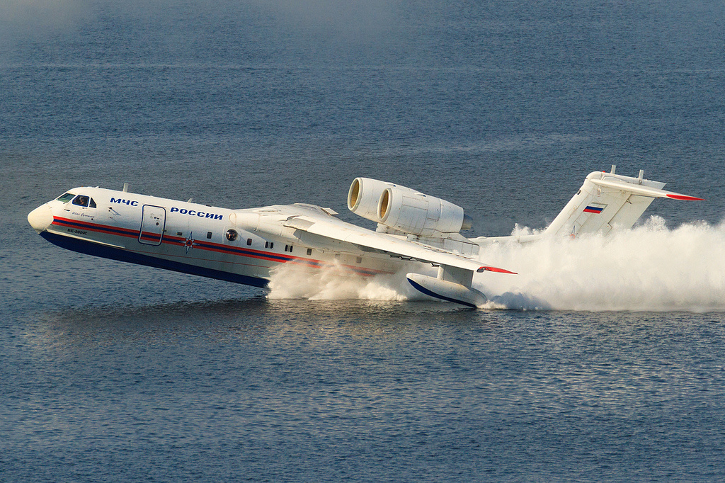 Для тушения пожаров в Югру прибыл уникальный самолет-амфибия Бе-200