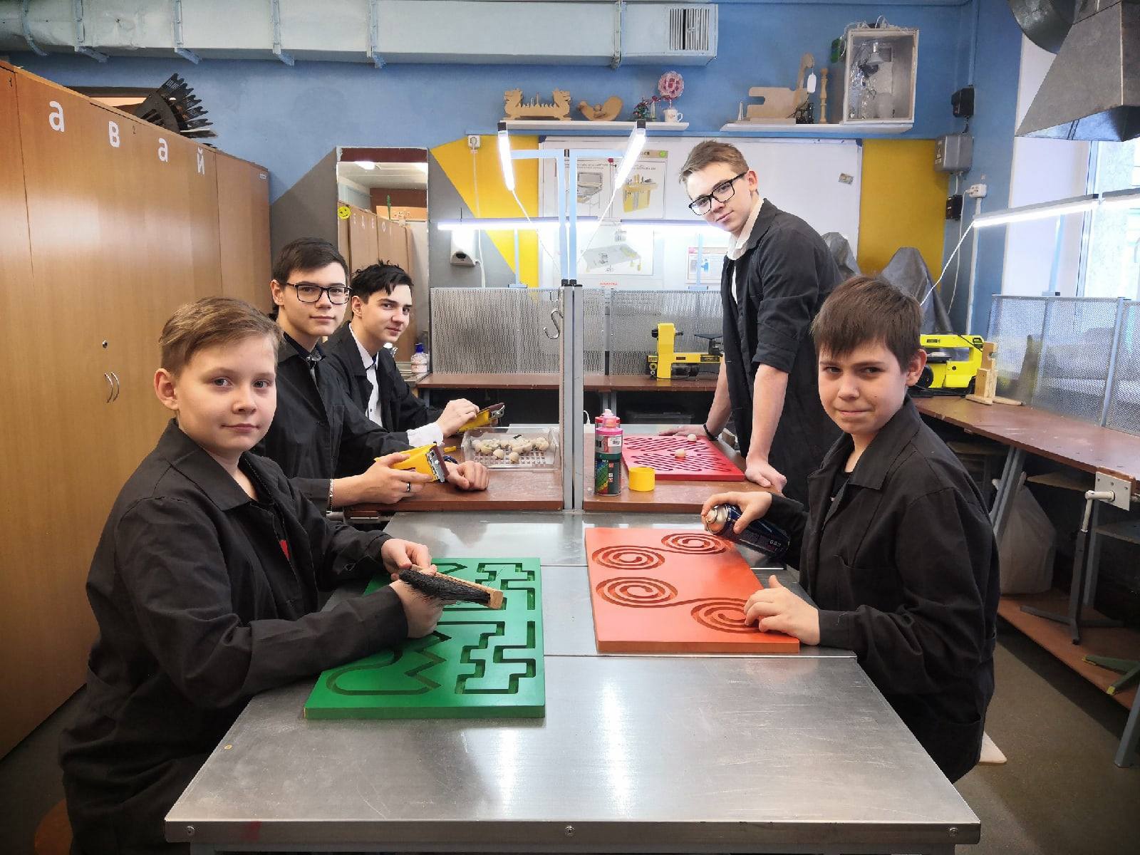 Вместо грядки – гидропоника: ученики Нижневартовска открывают сити-фермы в школе
