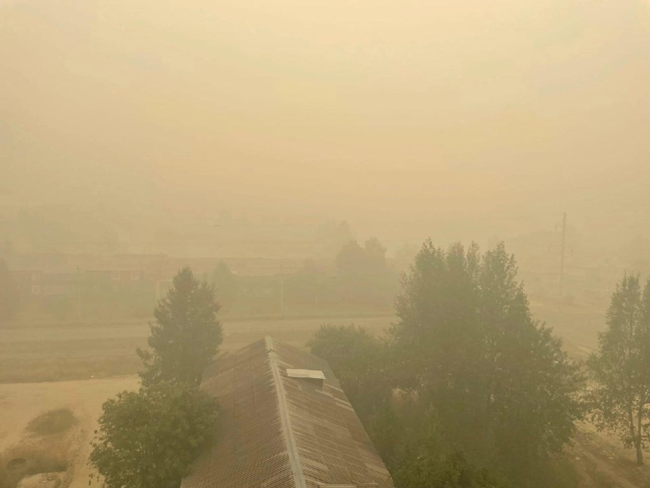 Населенные пункты западной части Югры накрыло смогом 