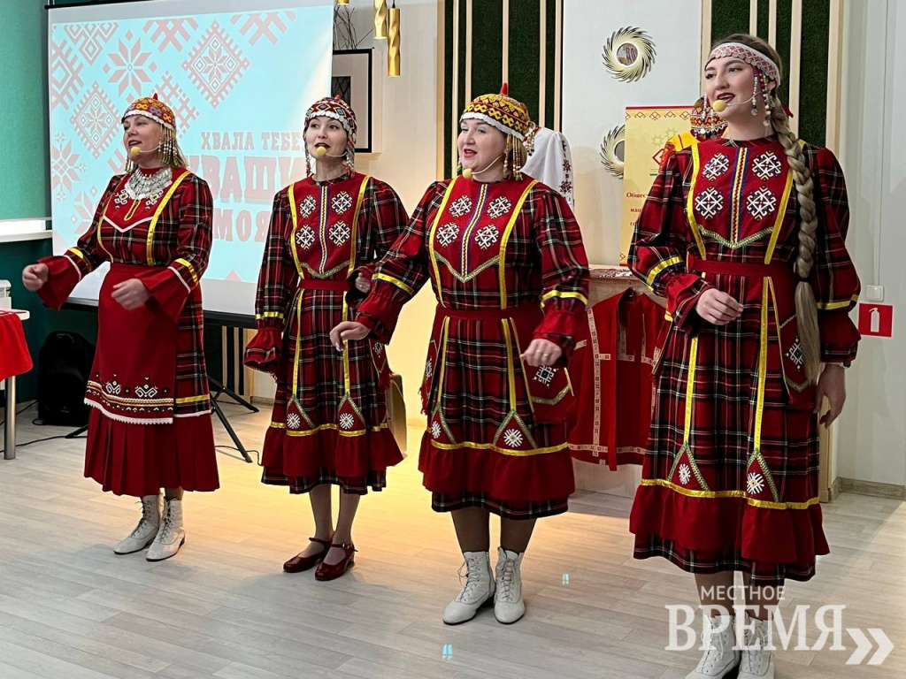 В Нижневартовской библиотеке пели чувашские песни — Местное время.  Общественно-политическая региональная газета ХМАО-Югры